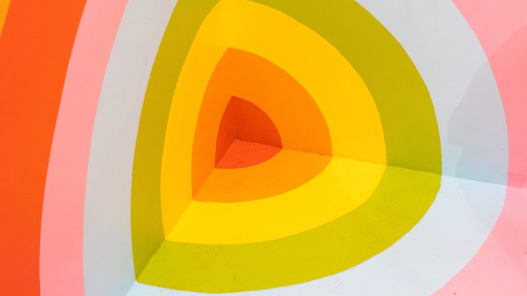 Concentric colourful circles